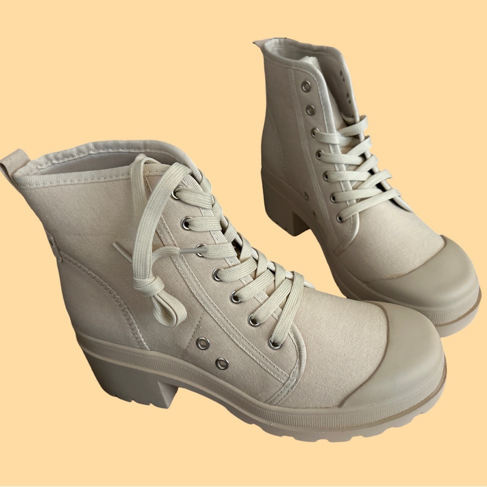 Chinese Laundry stompers!!! Sooo dope!!!! Wear with ANYTHING! Cute! 🥰